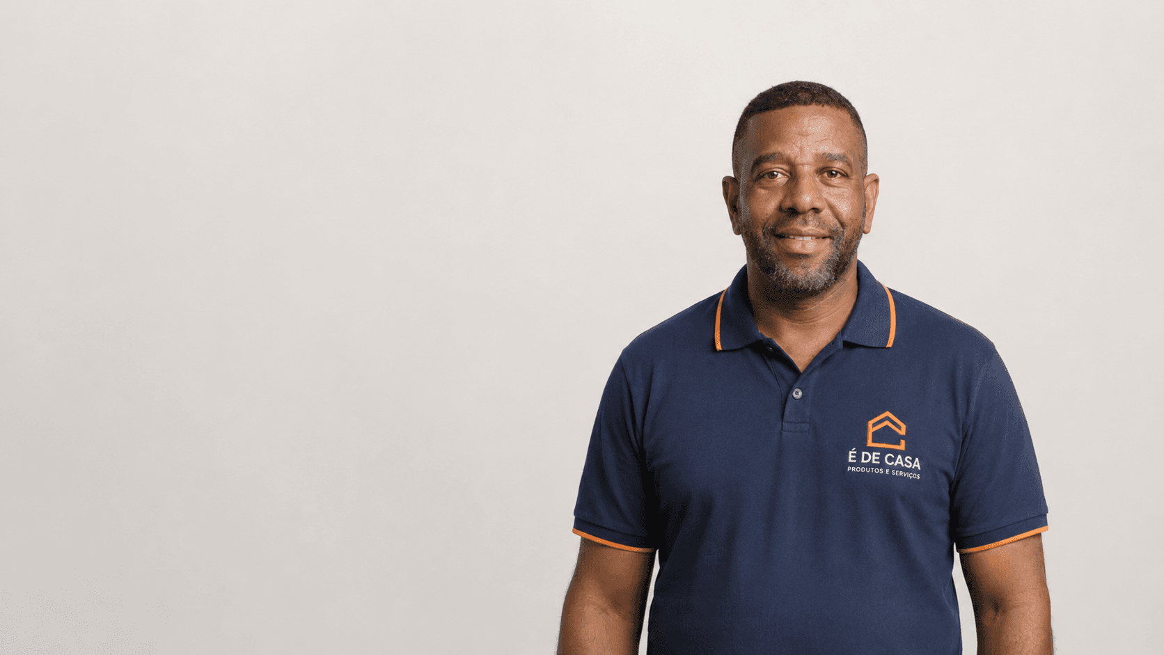 Carlos Antonio, profissional responsável pelo É DE CASA